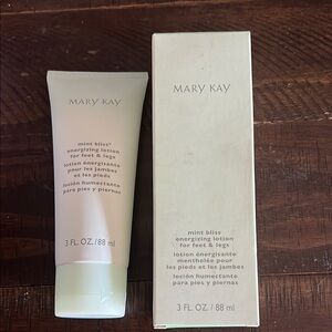 Mary Kay Mint Bliss Energizing Lotion for Feet & Legs - Cream
